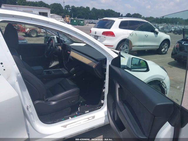 2022 TESLA MODEL Y 7SAYGDEF7NF372255 Photo 4