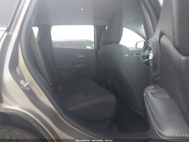 2019 JEEP CHEROKEE 1C4PJLCB5KD358412 Photo 7