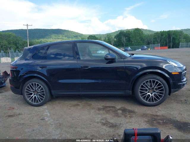 Porsche 2019 2019 WP1AA2AY9KDA14698 Image 13
