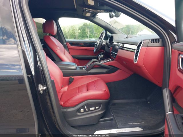 2019 PORSCHE CAYENNE WP1AA2AY9KDA14698 Photo 4