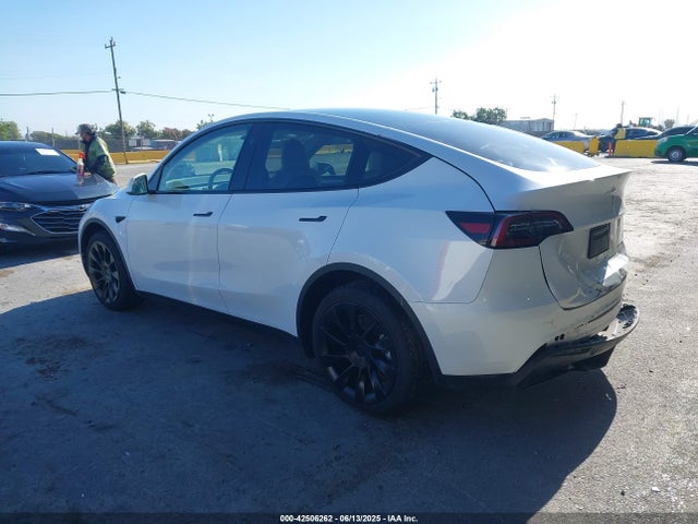 2024 TESLA MODEL Y 7SAYGDEE8RF983795 Photo 2
