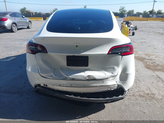 2024 TESLA MODEL Y 7SAYGDEE8RF983795 Photo 5