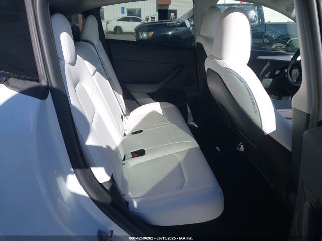 2024 TESLA MODEL Y 7SAYGDEE8RF983795 Photo 7
