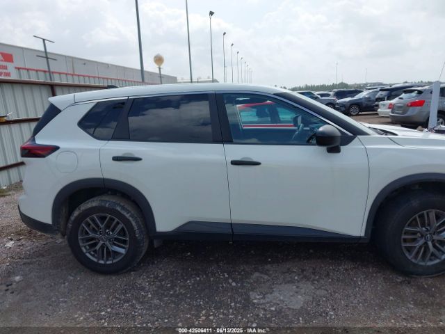 5N1BT3AB6RC675196 Nissan Rogue S Intelligent Awd