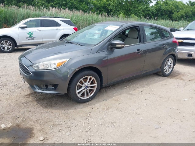 Ford FOCUS SE 2017 1FADP3K26HL232194 Image 2