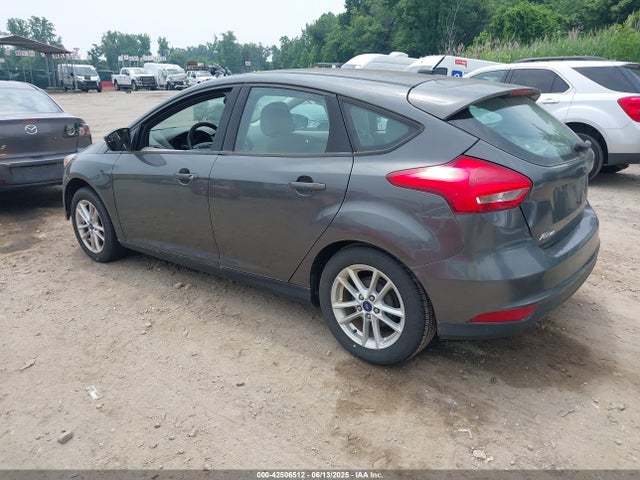 Ford FOCUS SE 2017 1FADP3K26HL232194 Image 3