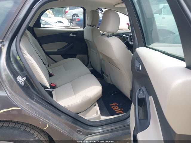 Ford FOCUS SE 2017 1FADP3K26HL232194 Image 8