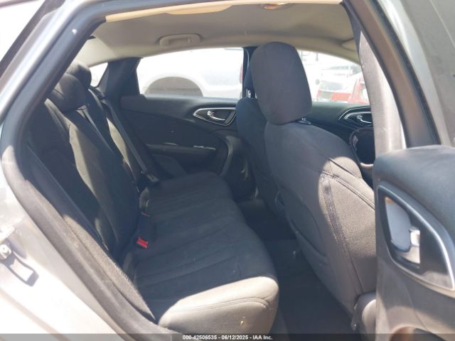 1C3CCCAB5FN642140 Chrysler 2015