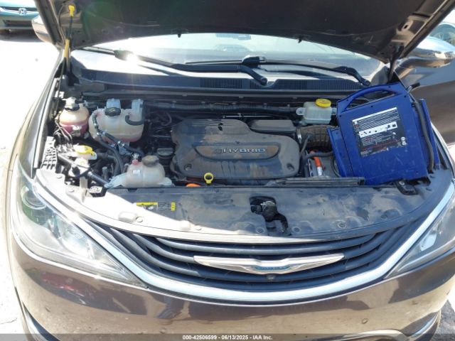 2017 CHRYSLER PACIFICA HYBRID 2C4RC1N74HR789085 Photo 9