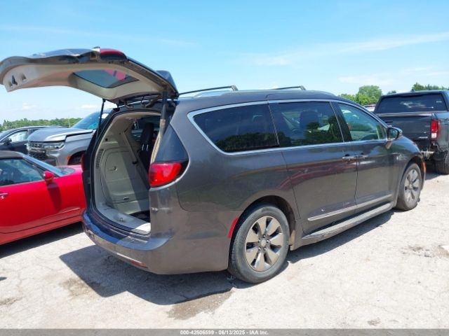 2017 CHRYSLER PACIFICA HYBRID 2C4RC1N74HR789085 Photo 3