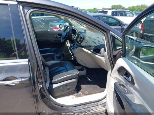 2017 CHRYSLER PACIFICA HYBRID 2C4RC1N74HR789085 Photo 4