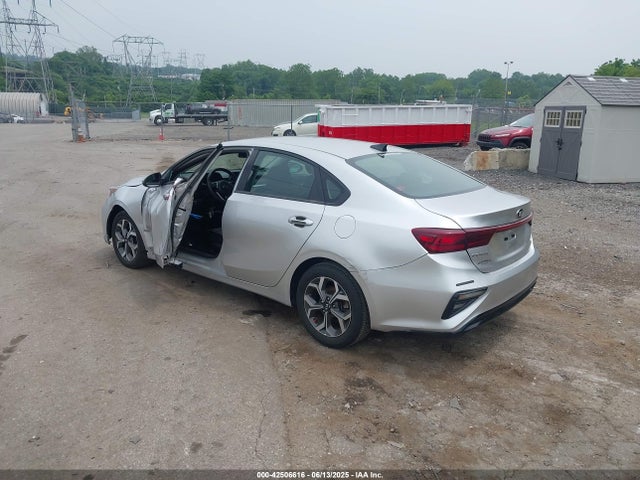 3KPF24AD5KE061156 KIA mpi nu