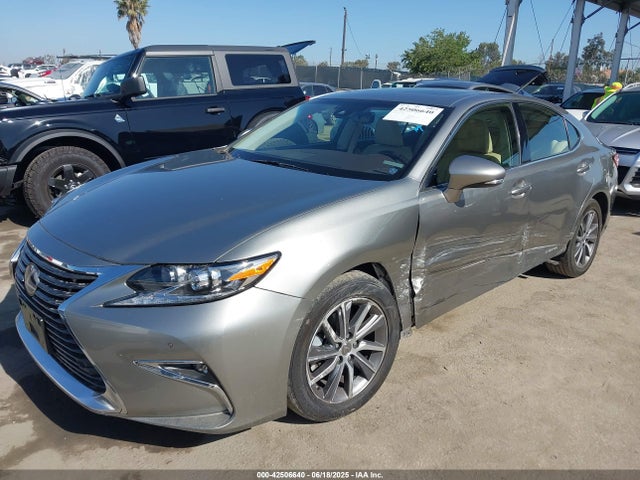 Lexus ES 300H 2018 JTHBW1GG8J2177089 Image 2