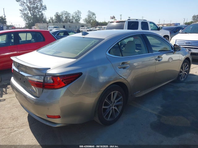 Lexus ES 300H 2018 JTHBW1GG8J2177089 Image 4