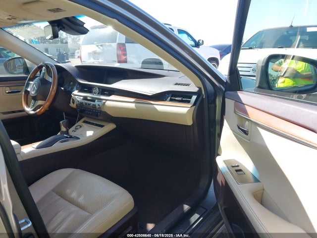 Lexus ES 300H 2018 JTHBW1GG8J2177089 Image 5