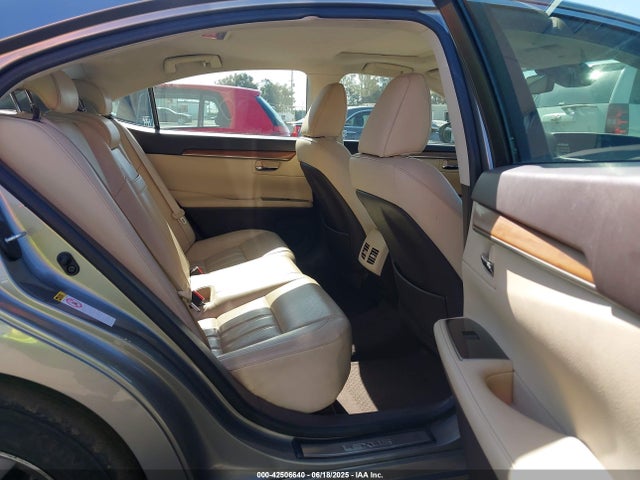 Lexus ES 300H 2018 JTHBW1GG8J2177089 Image 8