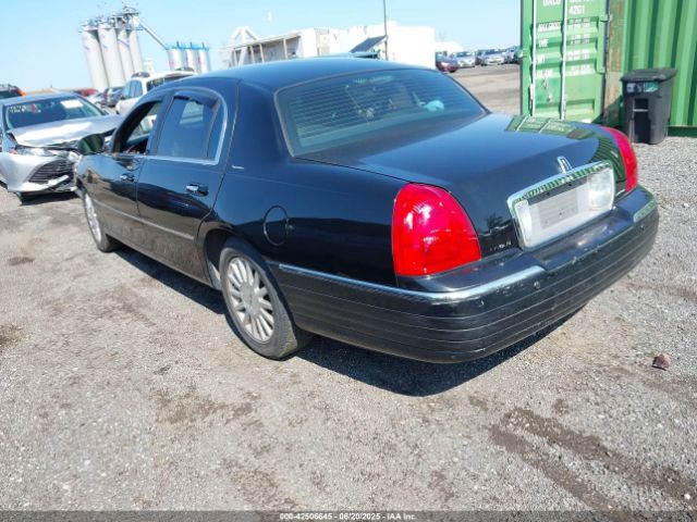2004 LINCOLN TOWN CAR 1LNHM81W84Y659665 Photo 2