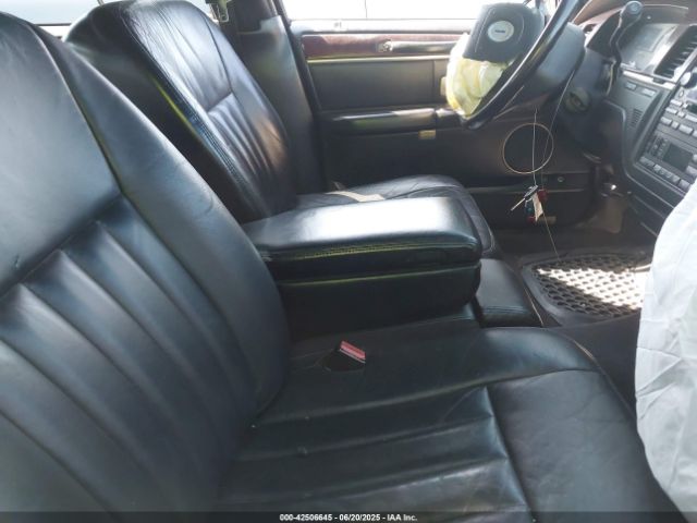 2004 LINCOLN TOWN CAR 1LNHM81W84Y659665 Photo 4