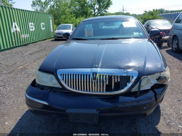 2004 LINCOLN TOWN CAR 1LNHM81W84Y659665 Photo 5