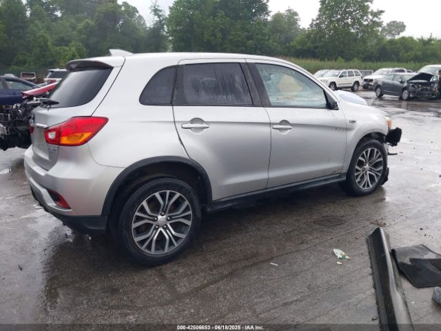 2018 MITSUBISHI OUTLANDER SPORT JA4AP3AU3JU004874 Photo 3