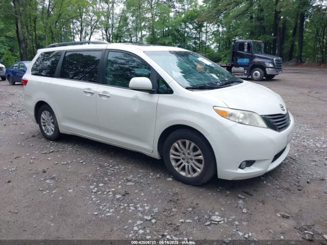 2016 TOYOTA SIENNA 5TDYK3DC9GS756582