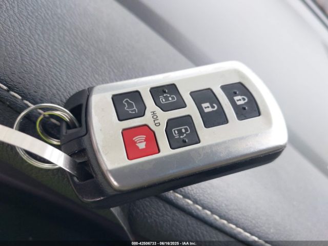 2016 TOYOTA SIENNA 5TDYK3DC9GS756582 Photo 10