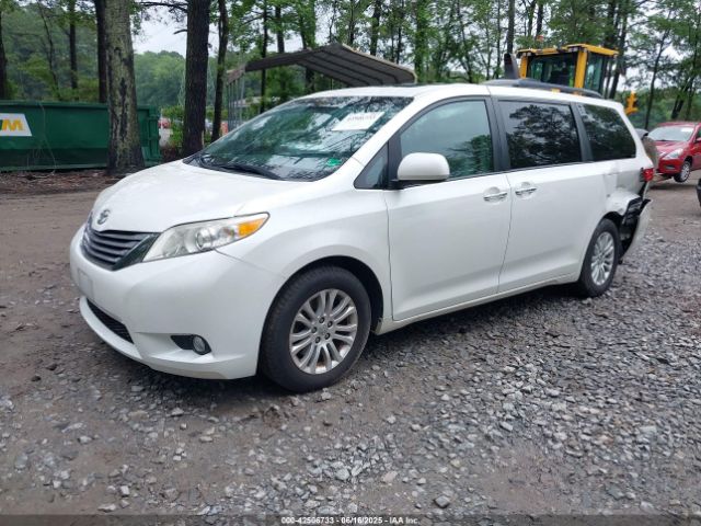 2016 TOYOTA SIENNA 5TDYK3DC9GS756582 Photo 1