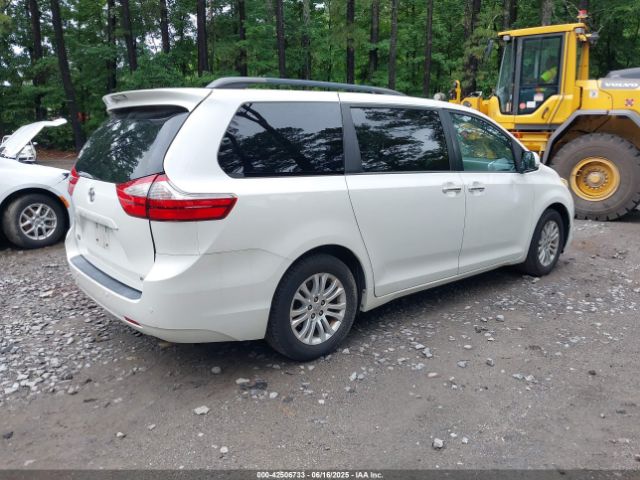 2016 TOYOTA SIENNA 5TDYK3DC9GS756582 Photo 3