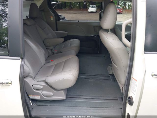 2016 TOYOTA SIENNA 5TDYK3DC9GS756582 Photo 7