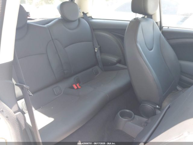 2011 MINI COOPER WMWSU3C54BT184170 Photo 7