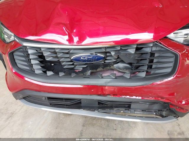1FMCU9GN8PUA96630 Ford dragon gtdi