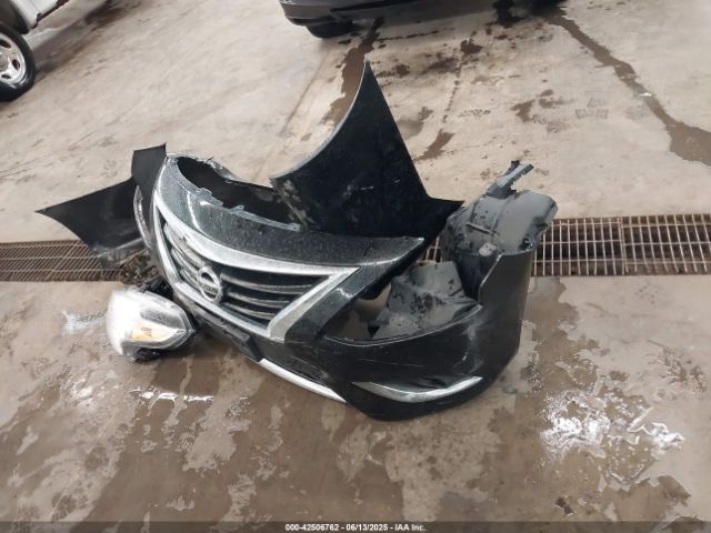 3N1CN7AP9JL840305 Nissan Versa