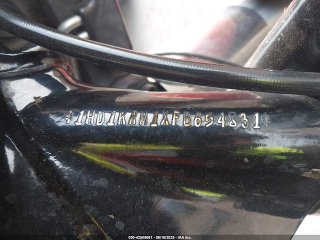 1HD1KRM1XFB654831 Harley-Davidson 2015