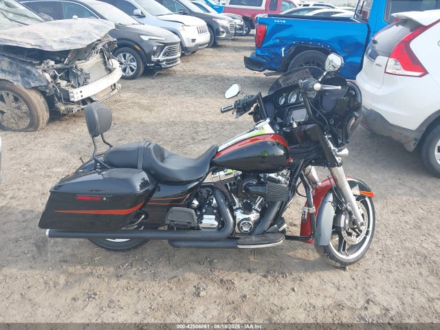 1HD1KRM1XFB654831 Harley-Davidson 2015