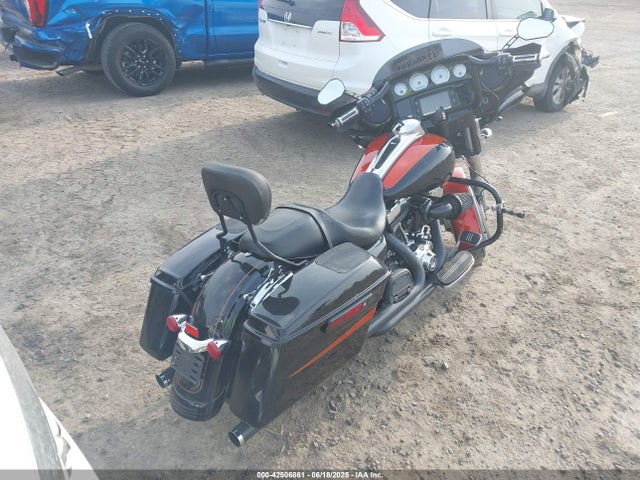 1HD1KRM1XFB654831 Harley-Davidson 2015