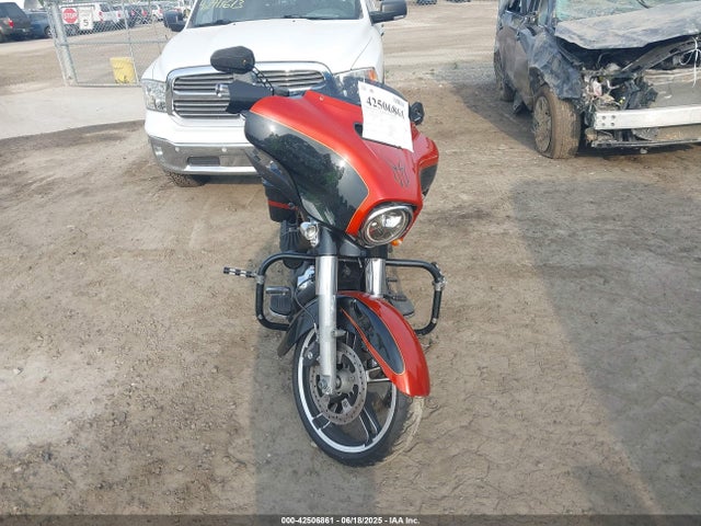 1HD1KRM1XFB654831 Harley-Davidson 2015