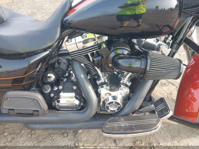 1HD1KRM1XFB654831 Harley-Davidson 2015