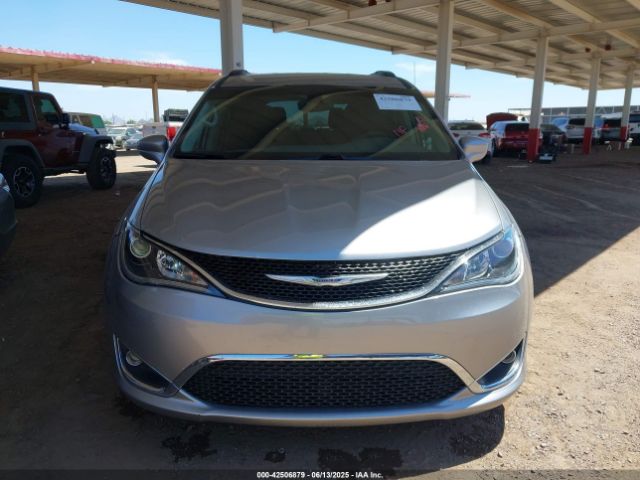 2C4RC1BG2HR702336 Chrysler 2017