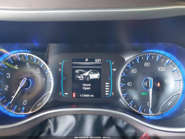 2C4RC1BG2HR702336 Chrysler 2017