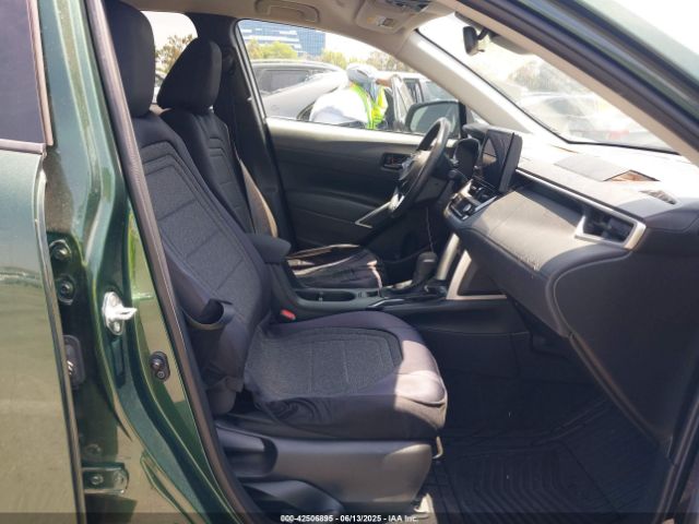 7MUCAAAG3PV042624 Toyota Corolla Cross Le
