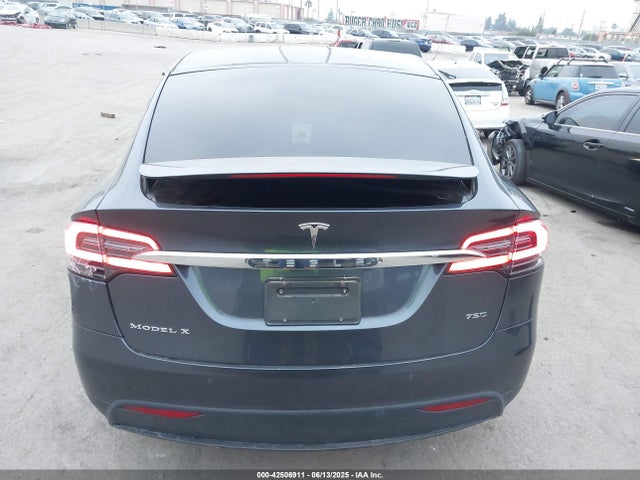 Tesla MODEL X 2017 5YJXCBE27HF050421 Image 17