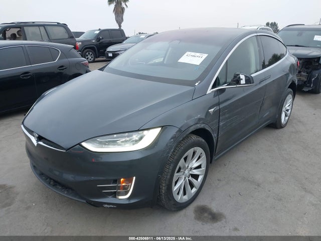 2017 TESLA MODEL X 5YJXCBE27HF050421 Photo 1