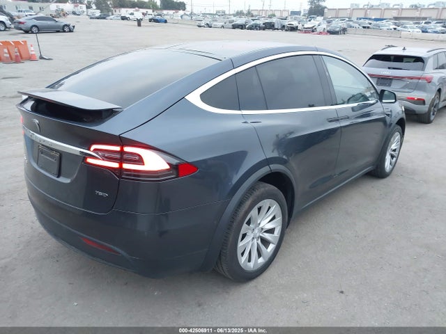 2017 TESLA MODEL X 5YJXCBE27HF050421 Photo 3