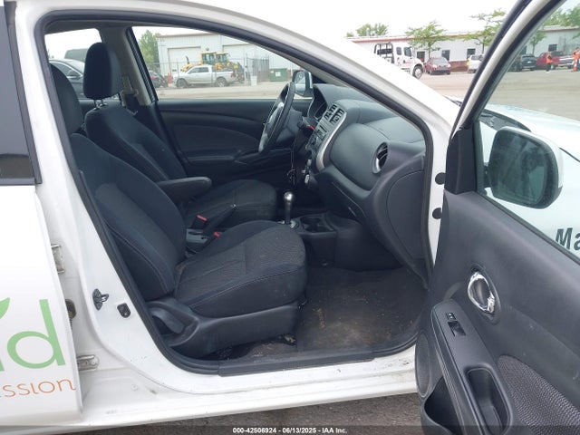 3N1CN7AP6EK462679 Nissan Versa 1.6 Sv