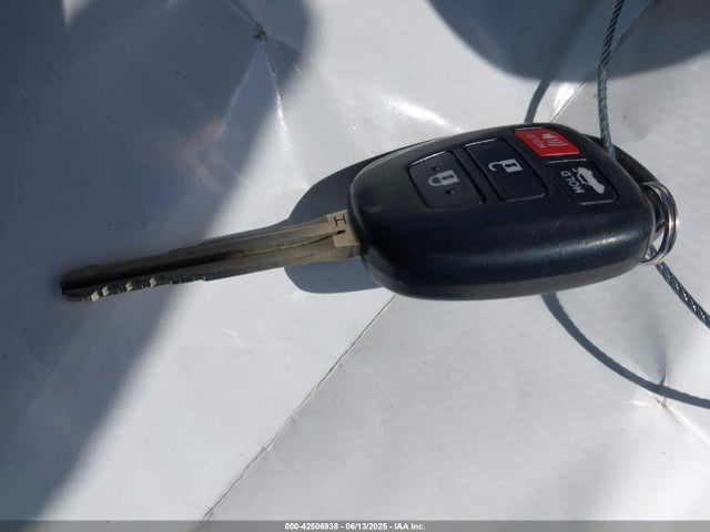 5YFBPRHEXFP215117 Toyota 2zr-fae