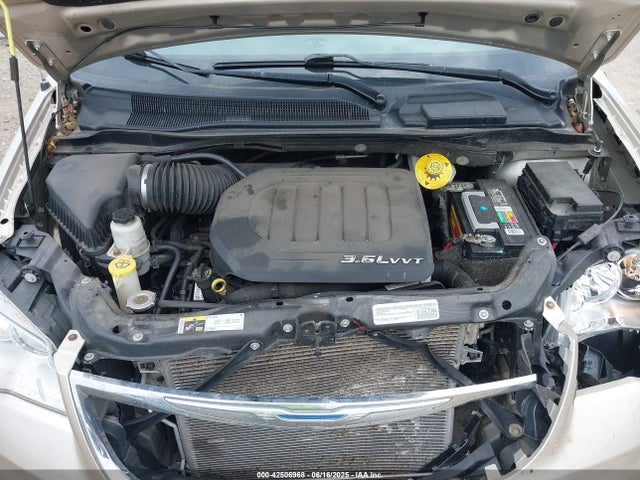 2C4RC1BG6FR617819 Chrysler Town and Country