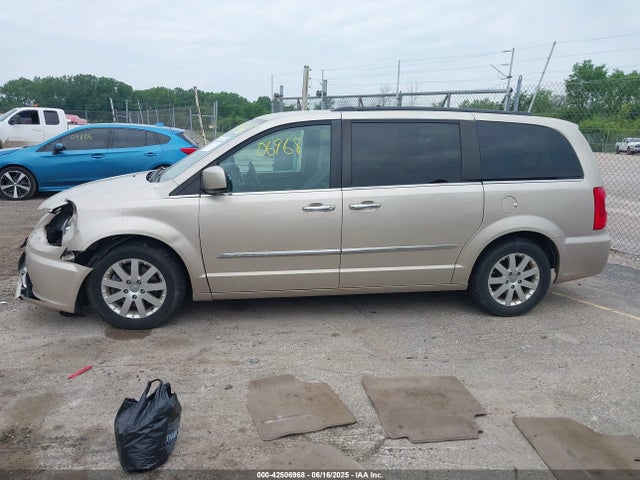 2C4RC1BG6FR617819 Chrysler Town and Country