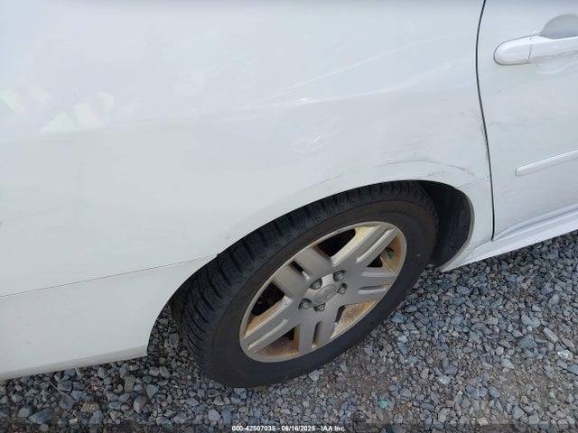 2G1WB5E36E1149120 Chevrolet lfx
