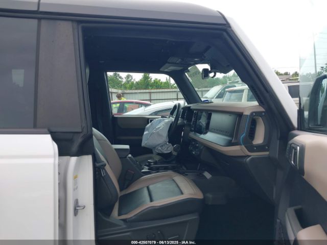 2023 FORD BRONCO 1FMEE5DP2PLB16493 Photo 4