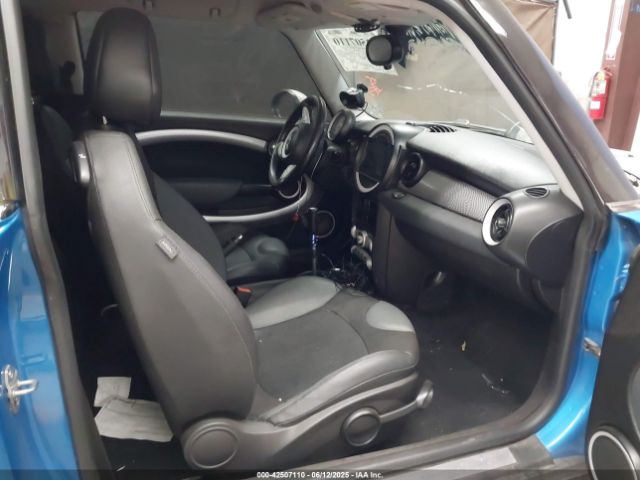 2010 MINI COOPER S WMWMF7C53ATX45791 Photo 4